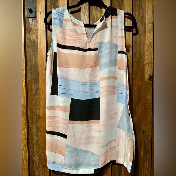 Vince Camuto Blue Pink Sleeveless Graphic Blouse Small - Picture 1 of 3